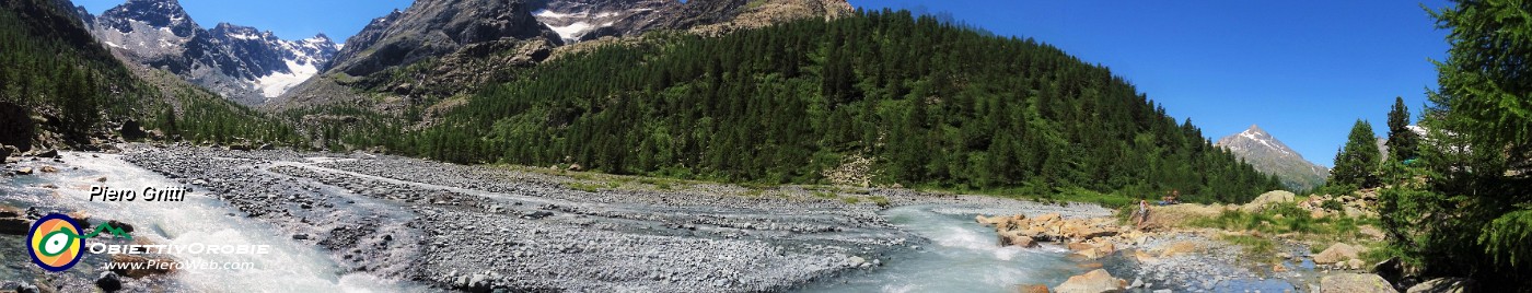 41 Dal Rif. Ventina panoramica sul ghiacciaio e sulla sua valle.jpg